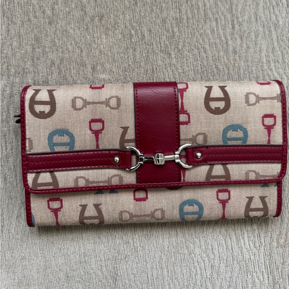 Etienne Aigner clutch wallet